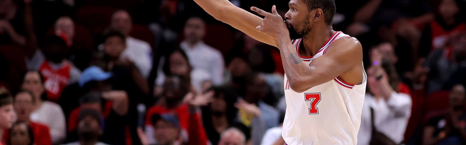 竞技宝app-效率之神！杜兰特本赛季三项命中率180% 场均26分 90%出手是跳投