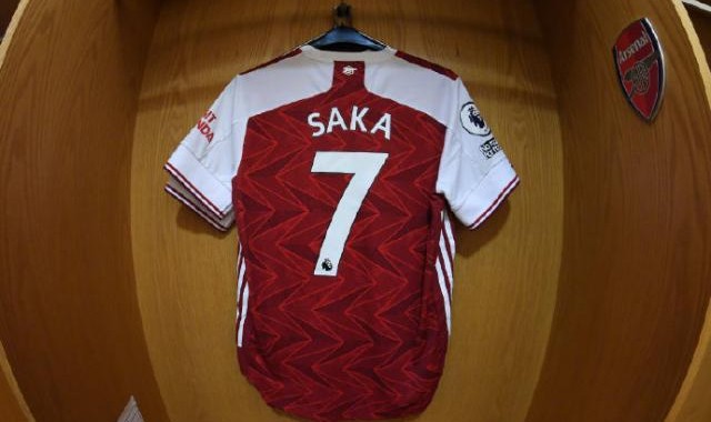 jjb-萨卡遭种族歧视 阿森纳发声：昂起头孩子，你没有错