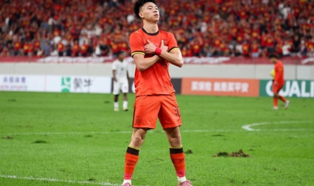 U22国足3分钟连入2球！王钰栋助攻双响炮，3年前曾大四喜