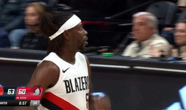 竞技宝网页版-廉颇老矣？霍勒迪背运上篮&amp;连中三分球 个人独得8分追上比分